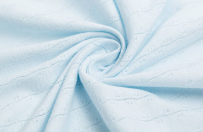 What kind of fabric is better for confinement clothes?