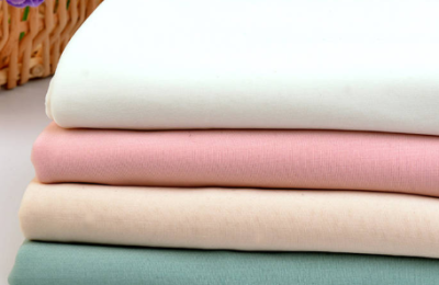 What are the characteristics of knitted fabrics?  Will knitted fabrics pill?